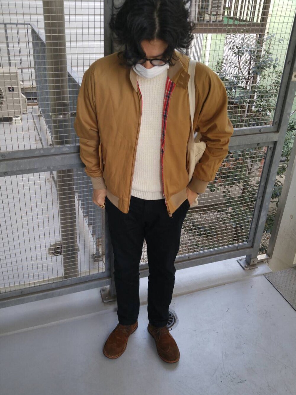 「SEVENDAYS=SUNDAYのアイテム（ブルゾン、ベージュ系）」を使った、farrattiさん（メンズ・172cm）の春コーディネートの1枚目の写真
