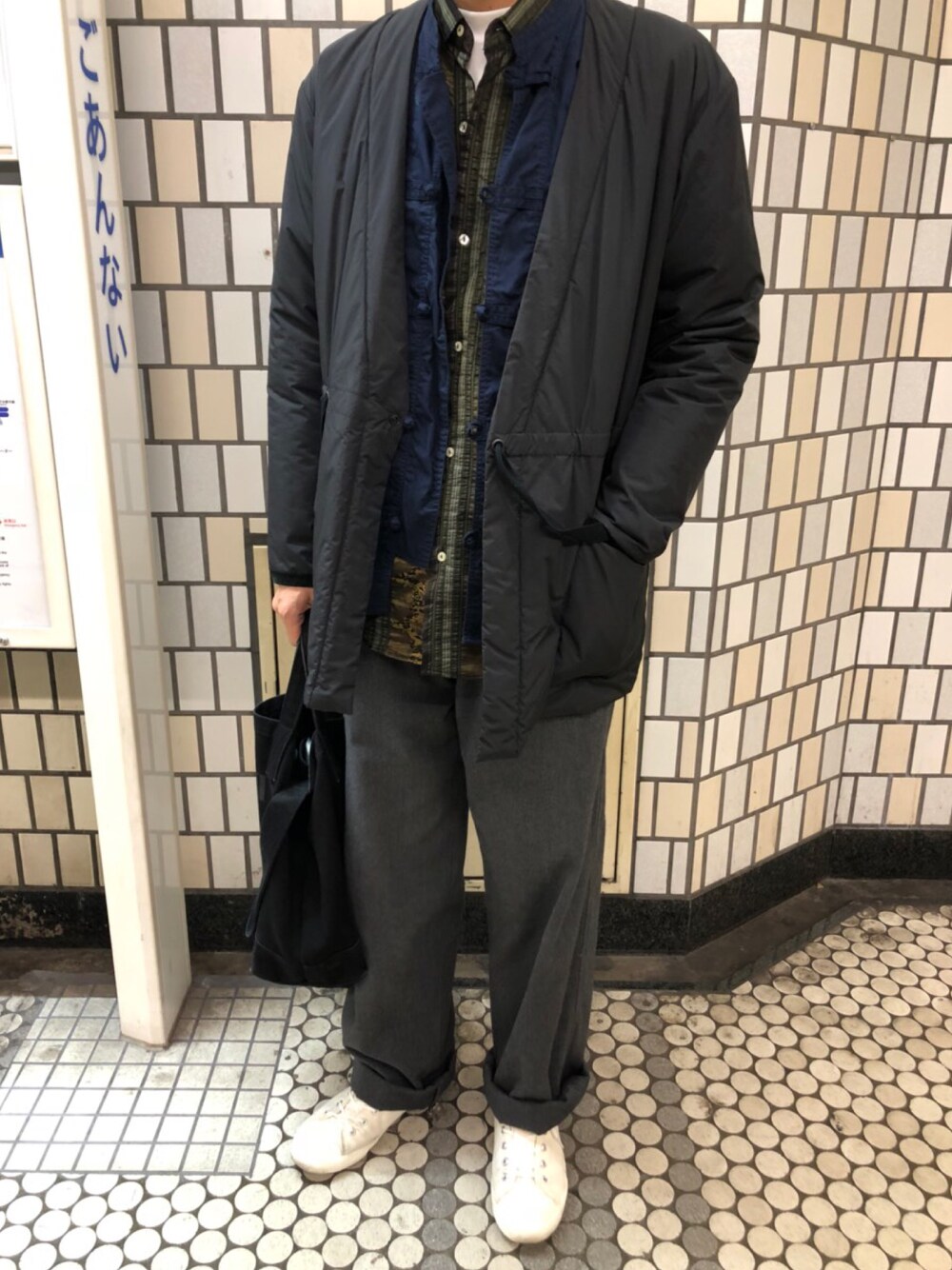 「ADAM ET ROPE'のアイテム（その他アウター、ブラック系）」を使った、farrattiさん（メンズ・172cm）の秋コーディネートの1枚目の写真