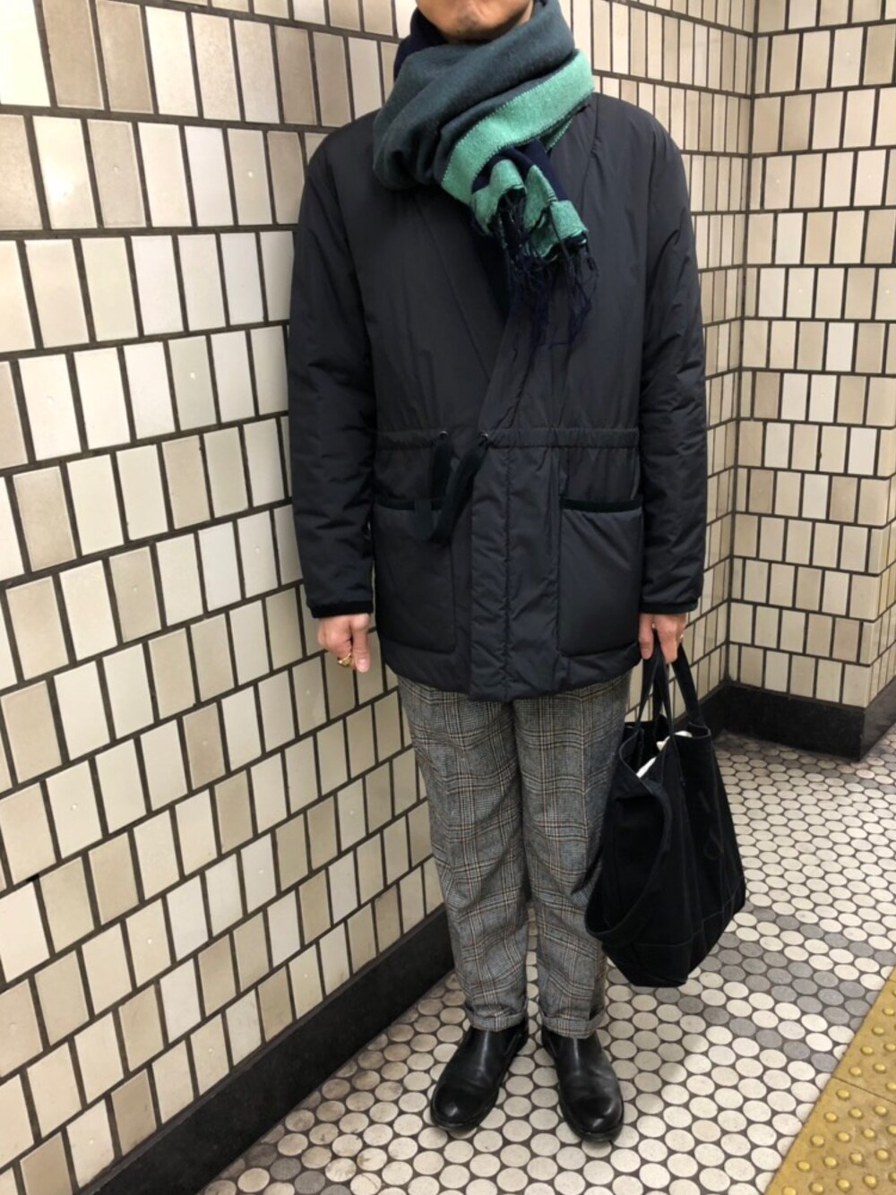 「TIVAのアイテム（マフラー、その他）」を使った、farrattiさん（メンズ・172cm）の冬コーディネートの1枚目の写真