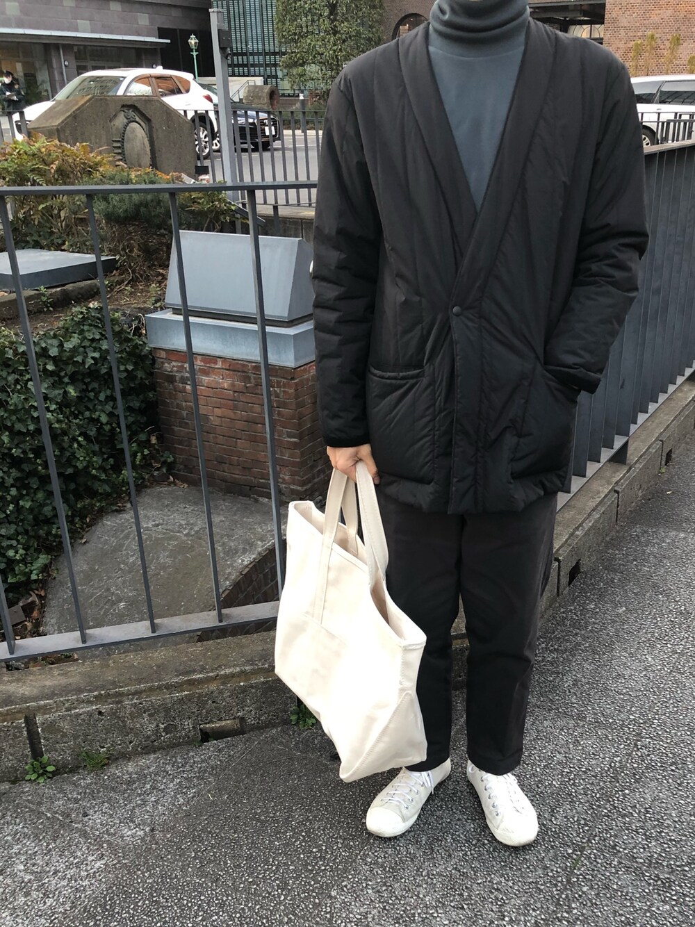 「DESCENTE PAUSEのZEROSEAM TURTLENECK T / ゼロシーム タートルネックTシャツ（Tシャツ/カットソー、グレー系）」を使った、farrattiさん（メンズ・172cm）の春コーディネートの1枚目の写真