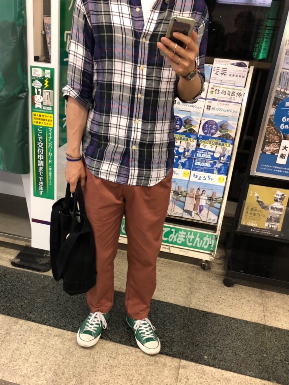 「URBAN RESEARCH DOORSのアイテム（シャツ/ブラウス、その他）」を使った、farrattiさん（メンズ・173cm）の夏コーディネートの1枚目の写真