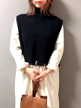 「STUDIOUS（ステュディオス）の【STUDIOUS】バックスリット タートルネックニットベスト（ベスト、ブラック系）」を使った、あゆぽよさん（レディース・158cm）の冬コーディネート