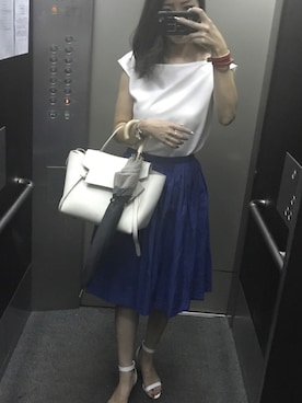 「GOUT COMMUN（グーコミューン）のレクチュールスムース　オフショルダープルオーバー（Tシャツ/カットソー、ホワイト系）」を使った、Kaoriさん（レディース・162cm）の夏コーディネート