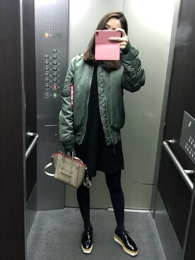 「Alpha Industries（アルファインダストリーズ）のアイテム（MA-1、グリーン系）」を使った、Kaoriさん（レディース・162cm）の冬コーディネート