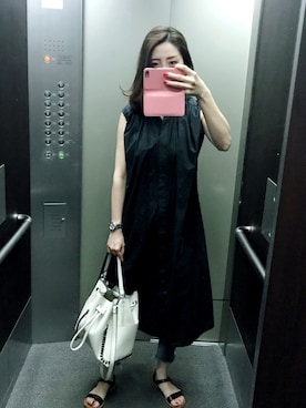 「BALLSEY（ボールジィ）のアイテム（ワンピース、ブラック系）」を使った、Kaoriさん（レディース・162cm）の春コーディネート