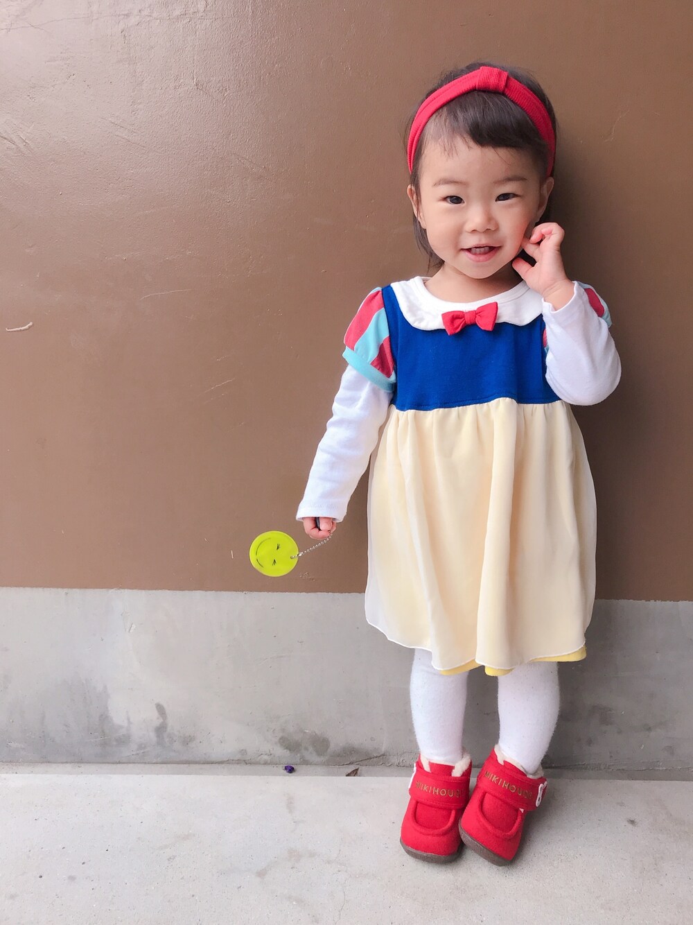 「ハロウィン、秋コーデ」｜「西松屋のアイテム（ヘアバンド、レッド系）」を使った、コハナさん（キッズ・80cm）の秋コーディネートの1枚目の写真