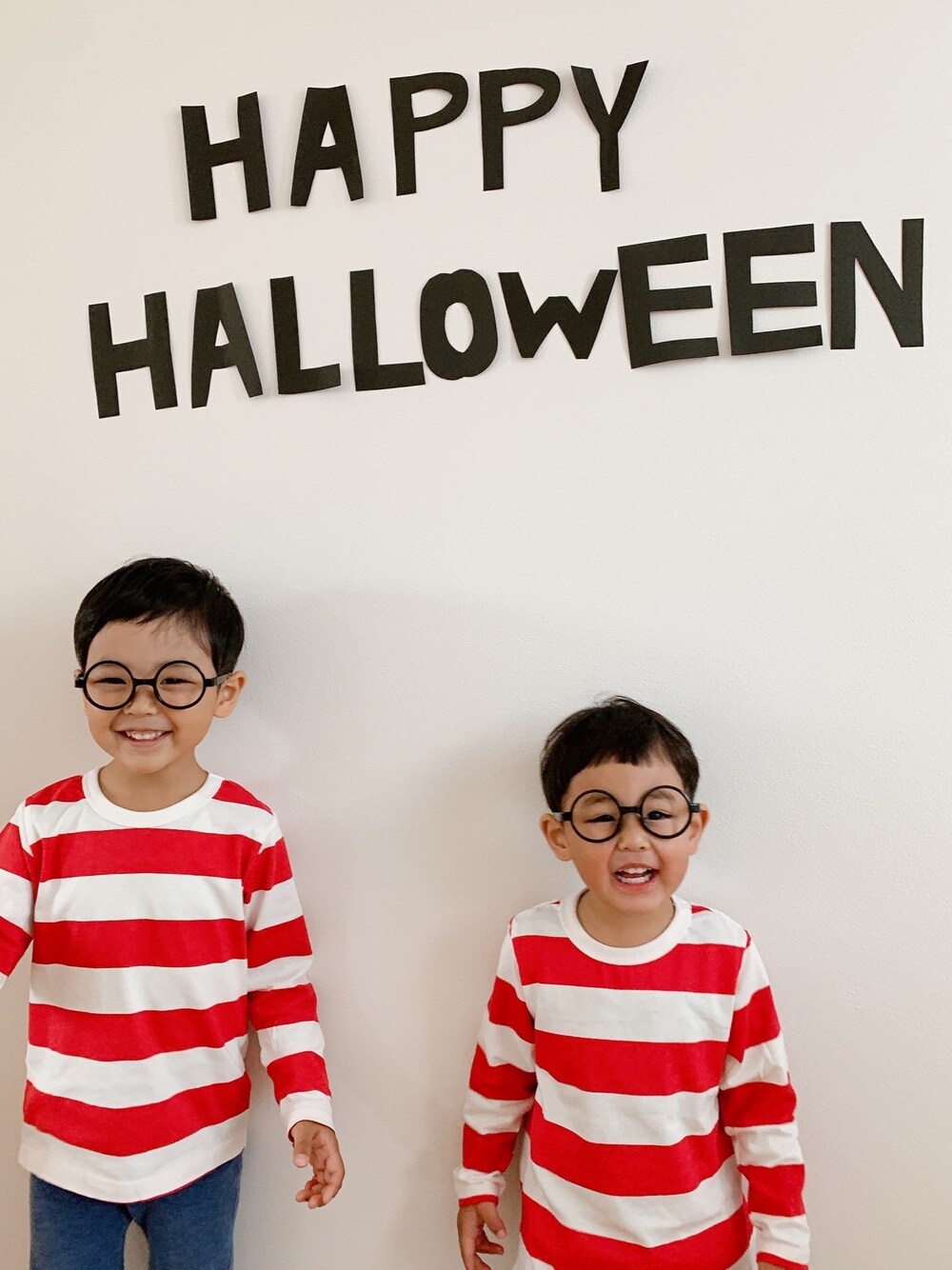 「ハロウィン、ハロウィンコーデ、ウォーリーをさがせ！、キッズコーデ、年子」｜「devirockのアイテム（Tシャツ/カットソー、レッド系）」を使った、EBIHARA    NOZOMIさん（キッズ・90cm）の秋コーディネートの1枚目の写真