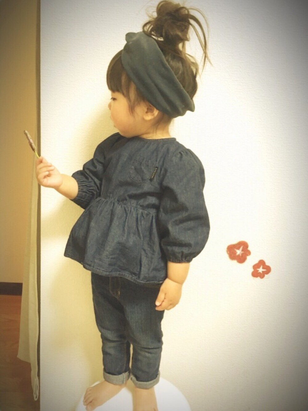 「Birthdayのアイテム（Tシャツ/カットソー、ブルー系）」を使った、yuzuさん（キッズ・90cm）の冬コーディネートの1枚目の写真