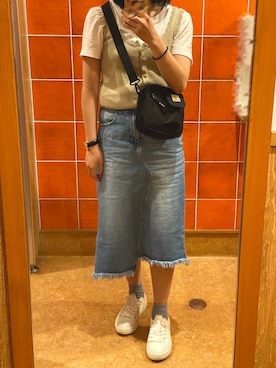 「Carhartt（カーハート）のCARHARTT ESSENTIALSBAG S（ショルダーバッグ、ブラック系）」を使った、みこさん（レディース）の夏コーディネート