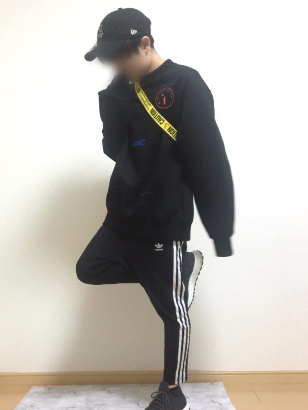 「OAMC、adidas、FR2、トラックパンツ、スウェット、オールブラック、スポーツミックス、オーバーサイズ、春、デコプレ2019第一弾」｜「OAMCのアイテム（スウェット、ブラック系）」を使った、yu〜さん（メンズ・160cm）の春コーディネートの1枚目の写真