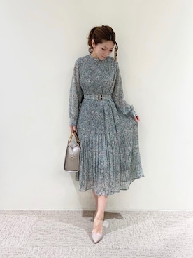 「アイテム（パンプス、グレー系）」を使った、RISA HARADAさん（レディース・165cm）の春コーディネート