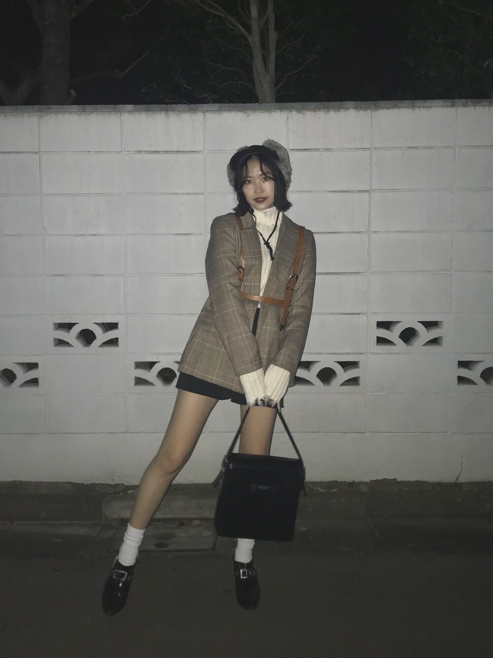 「フライトキャップ、ニット、PERVERZE、ジャケット、ショートパンツ、秋のコーデ、TOGA、ootd」｜「H　BEAUTY&YOUTH UNITED ARROWSのアイテム（キャップ、ブラック系）」を使った、Sariさん（レディース・159cm）の秋コーディネートの1枚目の写真