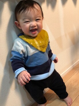 「H&M（エイチ・アンド・エム）のアイテム（ニット/セーター、ブルー系）」を使った、haruさん（キッズ・80cm）の春コーディネート