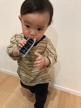 「赤ちゃん本舗（アカチャンホンポ）のアイテム（チノパンツ、ブラック系）」を使った、haruさん（キッズ・80cm）の春コーディネート