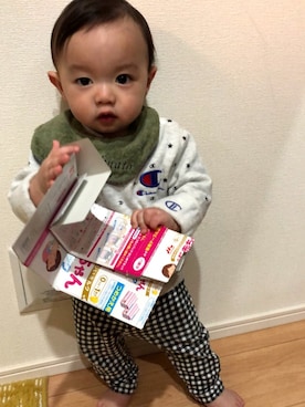 「Champion（チャンピオン）のアイテム（スウェット、グレー系）」を使った、haruさん（キッズ・80cm）の春コーディネート