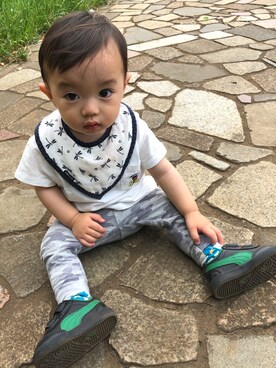 「UNIQLO（ユニクロ）のアイテム（Tシャツ/カットソー、ホワイト系）」を使った、haruさん（キッズ・80cm）の夏コーディネート