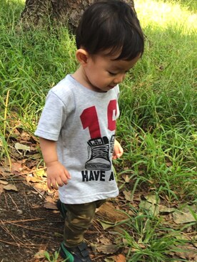 「西松屋（ニシマツヤ）のアイテム（Tシャツ/カットソー、グレー系）」を使った、haruさん（キッズ・80cm）の秋コーディネート