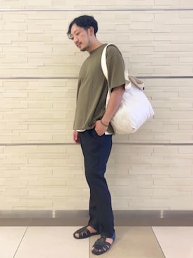 「ゆったりシルエット」｜「アイテム（スラックス）」を使った、coen武蔵小杉店　ヒロヤさん（メンズ・182cm）の夏コーディネート