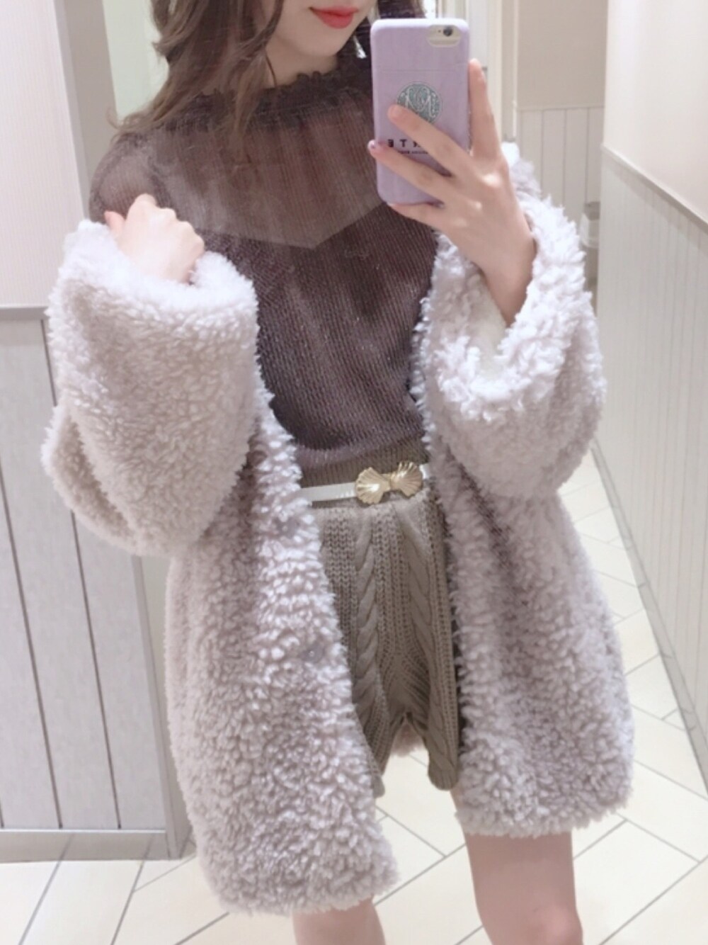 「大人カジュアル、おしゃれさんと繋がりたい、ゆるコーデ、秋コーデ、シースルー、プチプラ、アウター、モコモコアウター、ビッグシルエット、one after another NICE CLAUP」｜「one after another NICE CLAUPのニットケーブルパンツ（その他パンツ、ベージュ系）」を使った、ricacoさん（レディース・158cm）の冬コーディネートの1枚目の写真