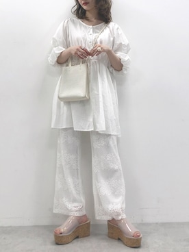 「オールホワイト」｜「アイテム（チュニック）」を使った、ricacoさん（レディース・158cm）の春コーディネート
