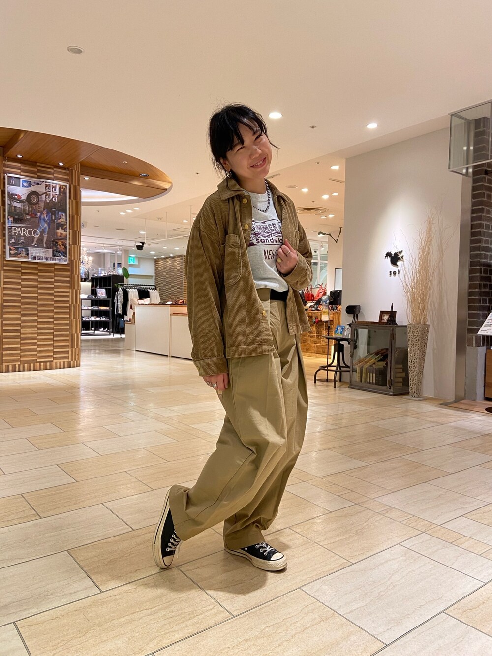 「オトナカジュアル、カジュアルコーデ、秋のコーデ、コーデュロイジャケット、コーデュロイ、ワイドパンツ、秋カラー、BEAVER、BEAVER名古屋、ワントーンコーデ」｜「MANASTASHのMANASTASH/マナスタッシュ　W-s CODE JACKT SHIRTS コード　シャツ　ジャケット（カバーオール、ベージュ系）」を使った、小林さん（レディース・155cm）の夏コーディネートの1枚目の写真