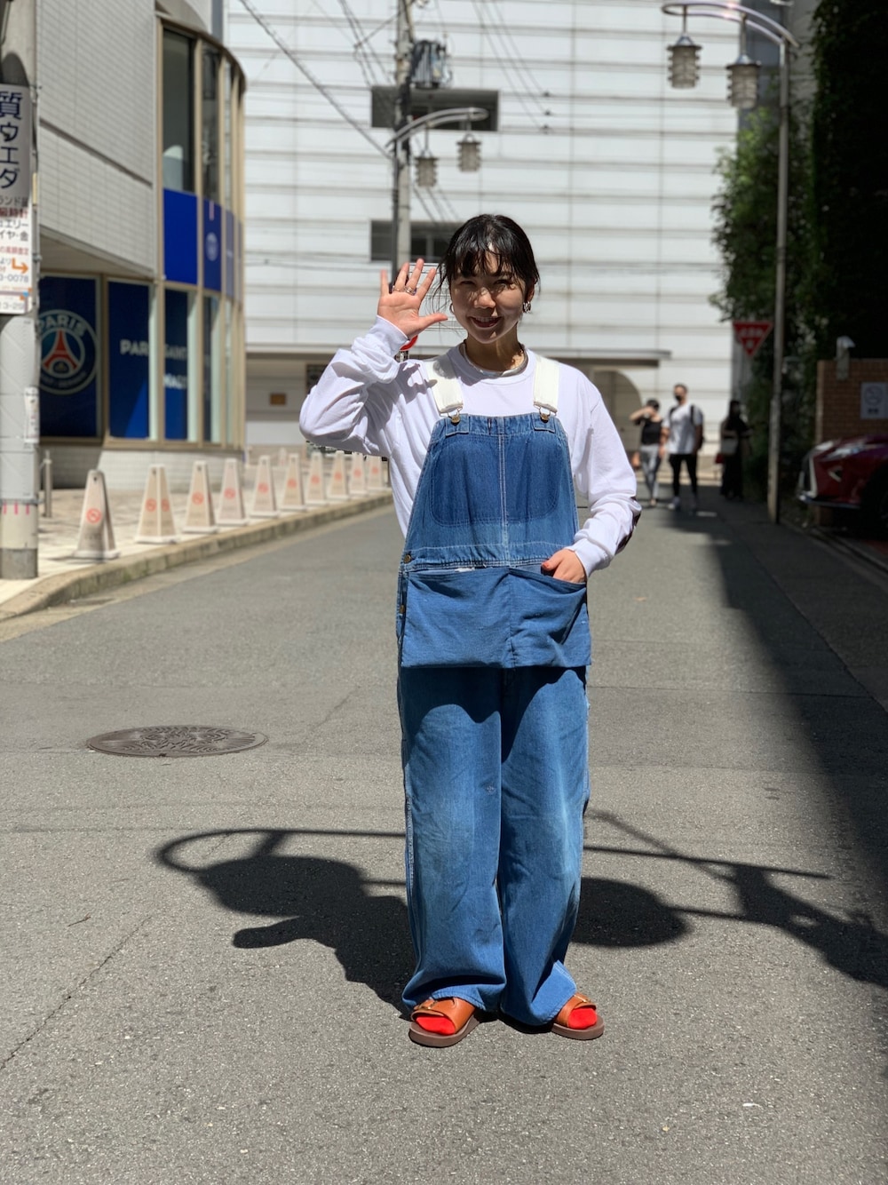 「大人カジュアル、ラクチンコーデ、秋コーデ、ロンティー、シルバーアクセサリー、秋服、秋、BEAVER、BEAVER名古屋、古着コーデ」｜「ROSTER SOXのROSTER SOX/ロスターソックス　Whats UP RIB SOX/ソックス/W's/ウィメンズ（ソックス/靴下、レッド系）」を使った、小林さん（レディース・155cm）の秋コーディネートの1枚目の写真