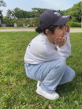 「NEW ERA（ニューエラ）のアイテム（キャップ、ブルー系）」を使った、かな丸さん（レディース・154cm）の春コーディネート