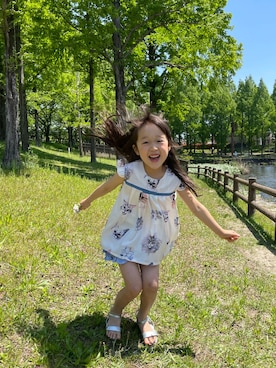 「nino（ニノ）の[90-120]Ｃａｔブラウス（シャツ/ブラウス、ホワイト系）」を使った、LaLaLa.....✧︎*。さん（キッズ・120cm）の春コーディネート