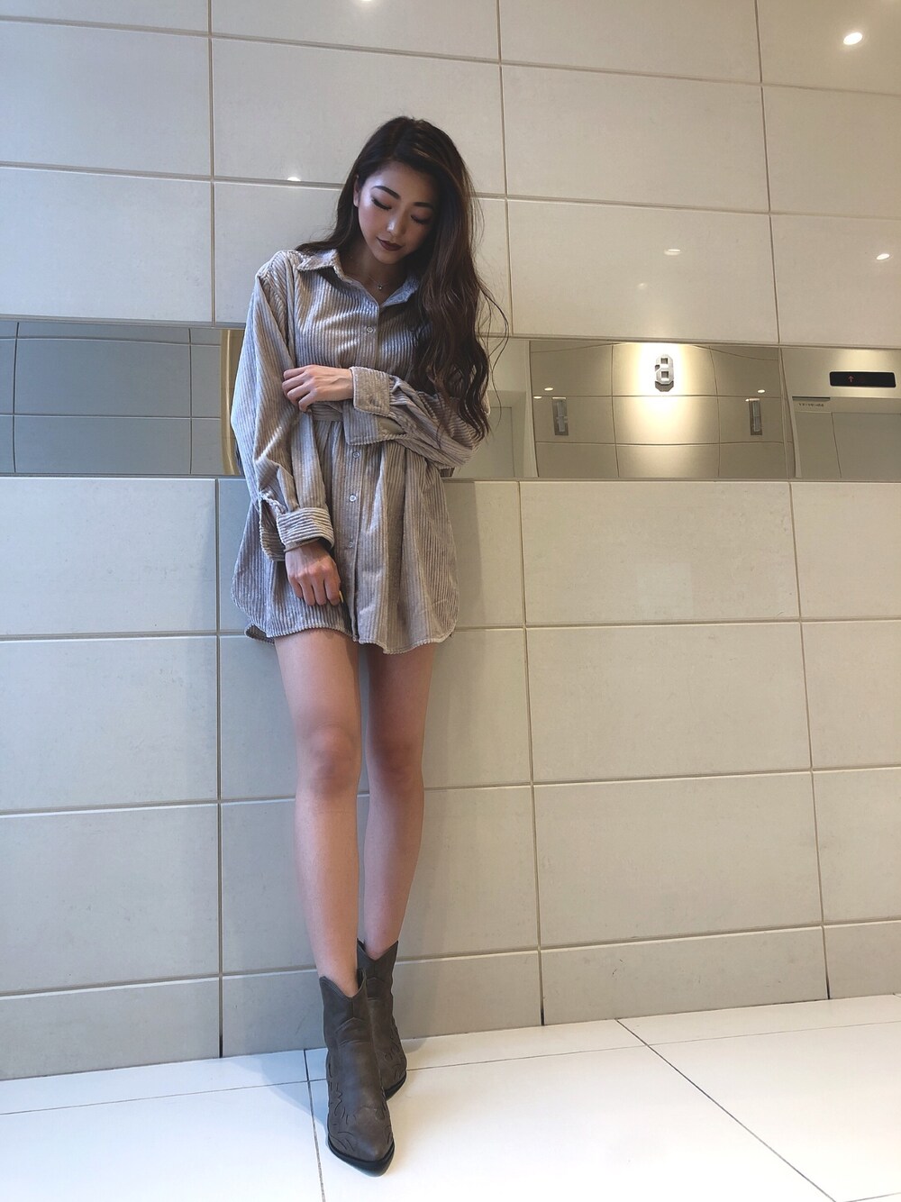 「GYDA、GYDAコーデ、ベロア、ベロアシャツ、シャツ、シャツワンピ、シャツコーデ」｜「GYDAのウエストマーク リラックスシャツ（シャツ/ブラウス、ベージュ系）」を使った、rein_924さん（レディース・168cm）の冬コーディネートの1枚目の写真
