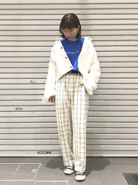 「ブルー x ホワイト」｜「アイテム（ブルゾン）」を使った、Ayaki Taguchiさん（レディース・158cm）の冬コーディネート