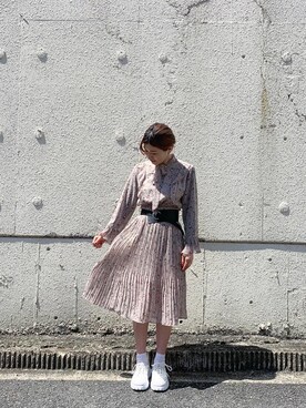 「小花柄ワンピース」｜「アイテム（スニーカー）」を使った、Ayaki Taguchiさん（レディース・158cm）の春コーディネート