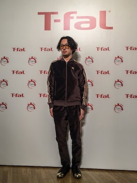 「ジャージーパンツ」｜「アイテム（ジャージ）」を使った、BFさん（メンズ・175cm）の夏コーディネート