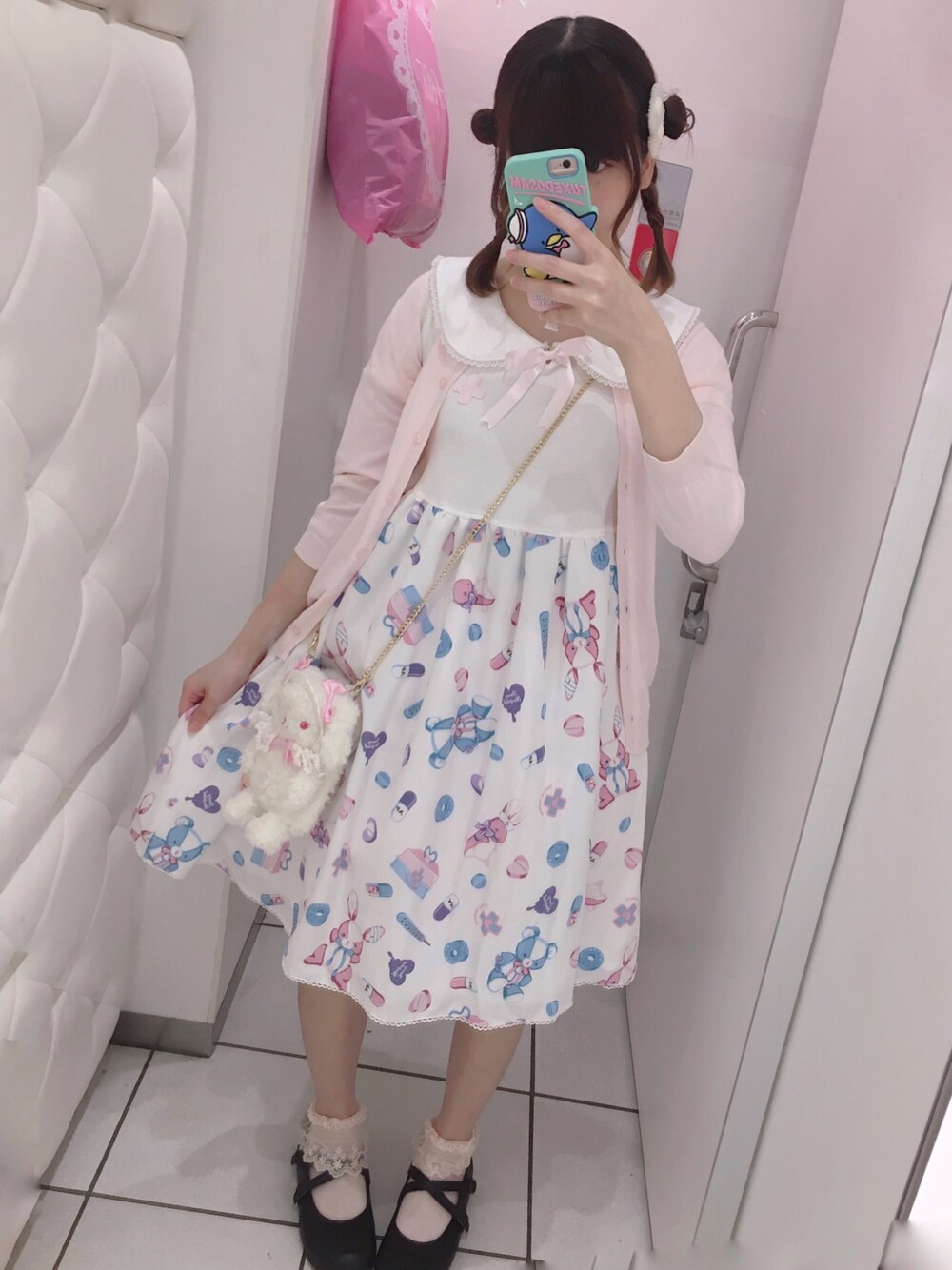 「ロリィタ、ロリータ」｜「Angelic Prettyのアイテム（ワンピース、ホワイト系）」を使った、愛ゆえにさん（レディース・154cm）の秋コーディネートの1枚目の写真