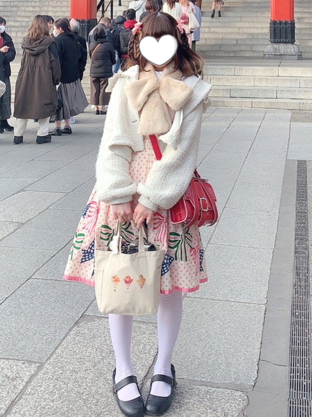 「ロリィタ、ロリータ」｜「Candy StripperのMY LITTE CANDY RIBBON HAND BAG（ショルダーバッグ、レッド系）」を使った、愛ゆえにさん（レディース・154cm）の夏コーディネートの1枚目の写真