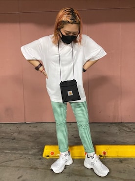 「Carhartt（カーハート）のアイテム（財布/小物）」を使った、N A Aさん（レディース・159cm）の秋コーディネート