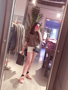 「shorts」｜「アイテム（スウェット）」を使った、Thao Nguyenさん（レディース・165cm）の秋コーディネート