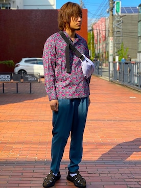 「MAISON SPECIAL（メゾンスペシャル）のLIBERTY/リバティ フラワープリントオーバーサイズオープンカラーシャツ 【MAISON SPECIAL/メゾンスペシャル】（シャツ/ブラウス、パープル系）」を使った、takahirouedaさん（メンズ・175cm）の春コーディネート