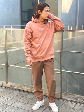 「MAISON SPECIAL（メゾンスペシャル）の《ユニセックスアイテム》ALBINI/アルビニ CORCORAN裏毛パーカー【MAISON SPECIAL/メゾンスペシャル】（パーカー、ピンク系）」を使った、takahirouedaさん（メンズ・175cm）の春コーディネート