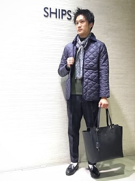「LAVENHAM」｜「アイテム（ステンカラーコート）」を使った、板井さん（メンズ・174cm）の秋コーディネート