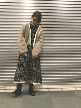 「LOWRYS FARM（ローリーズファーム）のホソコールＡラインスカート　806557（スカート）」を使った、eritisさん（レディース・161cm）の秋コーディネート