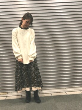 「LOWRYS FARM（ローリーズファーム）のホソコールＡラインスカート　806557（スカート）」を使った、eritisさん（レディース・161cm）の秋コーディネート