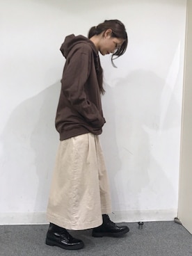 「LOWRYS FARM（ローリーズファーム）のホソコールＡラインスカート　806557（スカート）」を使った、eritisさん（レディース・161cm）の秋コーディネート