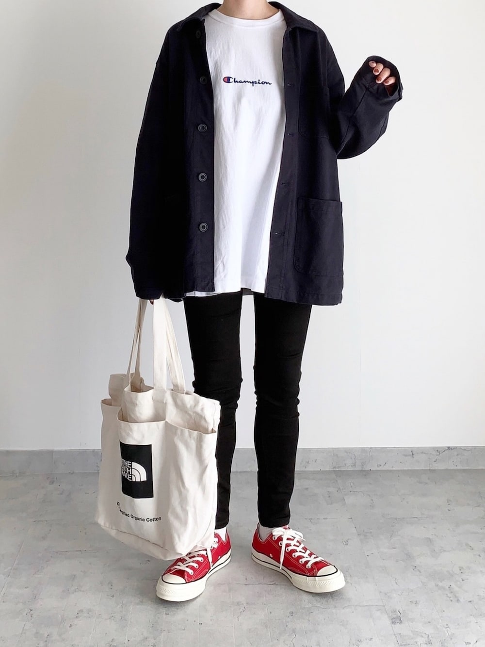 「秋のコーデ、オトナカジュアル、プチプラ、カジュアル、モノトーン、スニーカー、シンプル、ootd」｜「UNIQLOのウォッシュジャージーワークジャケット（ブルゾン、ブルー系）」を使った、MIHOさん（レディース・163cm）の秋コーディネートの1枚目の写真