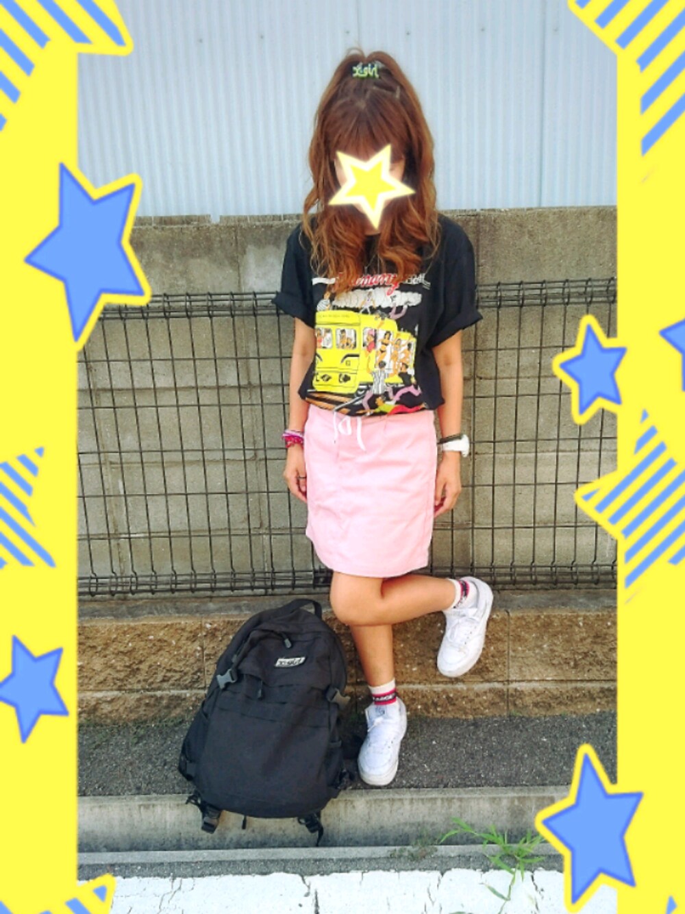 「狂わせピンク、お祭り行ってきた、カジュアル、ピンクスカート、Tシャツ」｜「Supreme のアイテム（Tシャツ/カットソー、ブラック系）」を使った、haruさん（レディース・157cm）の夏コーディネートの1枚目の写真