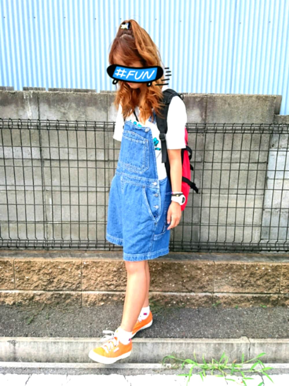 「ラクチンコーデ、プチプラ、サロペット、赤バックパック、夏、ゆるコーデ、古着MIX、カジュアル」｜「X-girlの【SEDA5月号掲載】OUTDOOR BACKPACK（バックパック/リュック、レッド系）」を使った、haruさん（レディース・157cm）の夏コーディネートの1枚目の写真