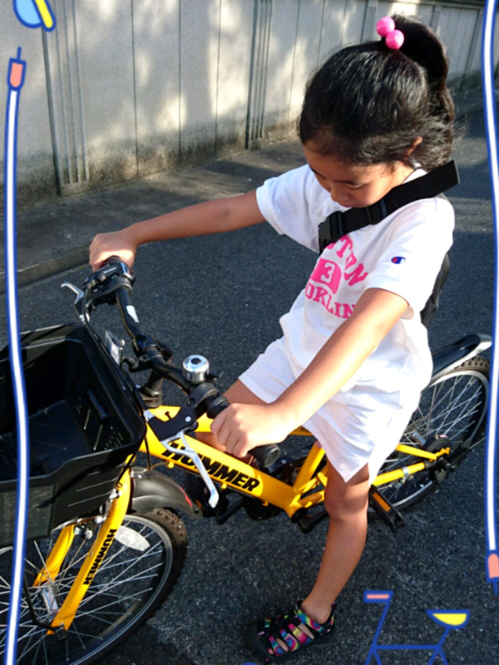 「夏、娘ちゃん、ワンピース、コラボ、自転車でおでかけ」｜「X-girl StagesのChampion(チャンピオン)半袖パーカーワンピース（ワンピース、ホワイト系）」を使った、haruさん（レディース・157cm）の秋コーディネートの1枚目の写真