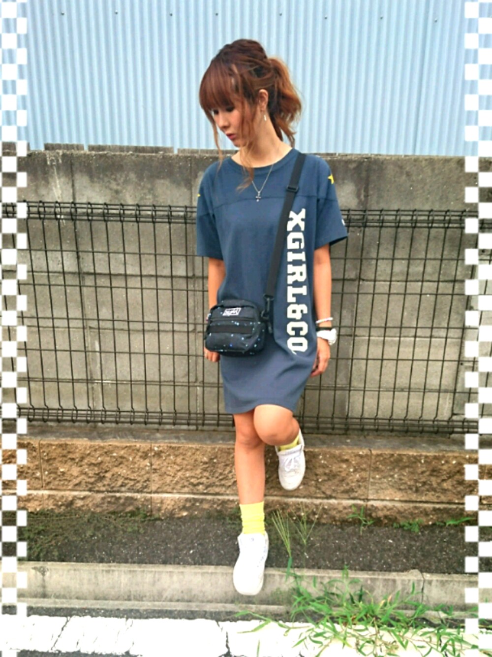 「かんたんコーデ、着回しコーデ、楽チンコーデ、カジュアル、じめじめ、手抜き」｜「ChampionのX-girlxCHAMPION F/B TEE DRESS /チャンピオン/コラボ/ワンピース/七分袖/星柄/ロゴ/ハーフスリーブ（ワンピース、ブルー系）」を使った、haruさん（レディース・157cm）の秋コーディネートの1枚目の写真