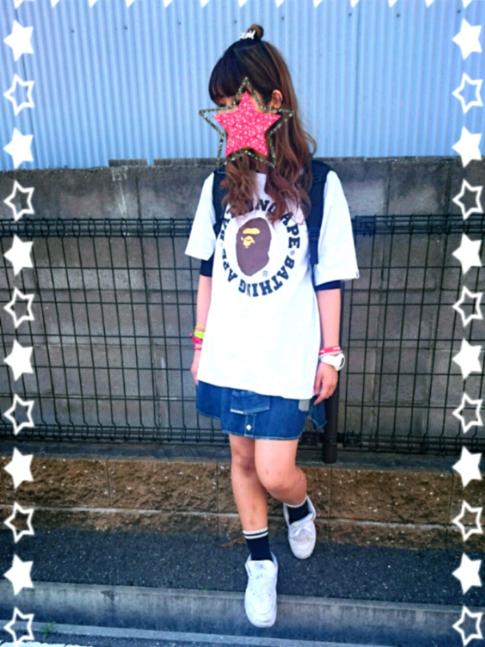 「暑い、重ね着、巻きスカート風、カジュアル、お団子ヘアー、美容院、ピンク」｜「XLARGE KIDSのロゴ入りソックス（ソックス/靴下、ブラック系）」を使った、haruさん（レディース・157cm）の春コーディネートの1枚目の写真
