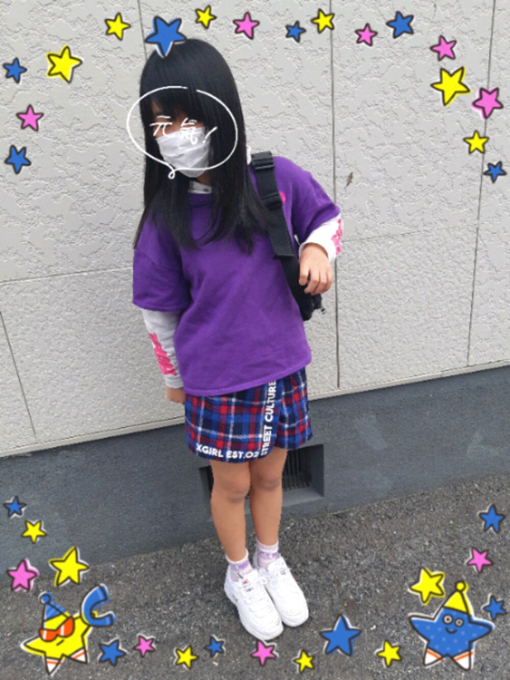 「休日スタイル、キッスコーデ、カジュアルコーデ、むすめコーデ、学校、スニーカー」｜「X-girl Stagesのレイヤード風パーカー（パーカー、パープル系）」を使った、haruさん（レディース・157cm）の春コーディネートの1枚目の写真