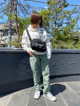 「MILKFED.（ミルクフェド）のアイテム（サロペット/オーバーオール）」を使った、佐藤 幸菜さん（レディース・155cm）の春コーディネート